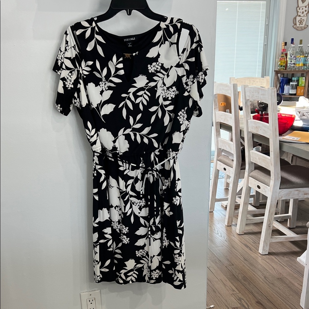 Roz & Ali Black and White Floral Mini Dress